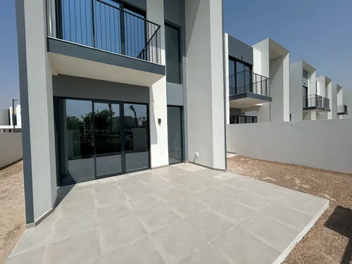 4 Bedrooms Townhouse in Eden