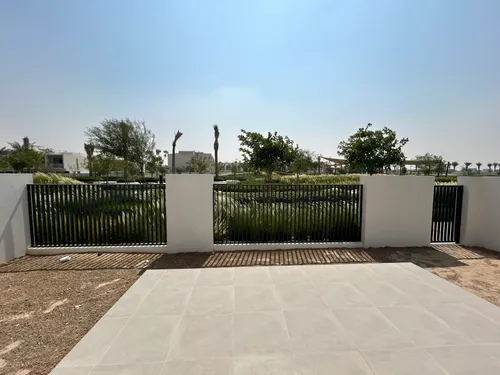 4 Bedrooms Townhouse in Eden