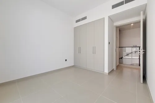 3 Bedrooms Townhouse in Joy