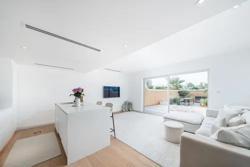 2 Bedrooms Townhouse in District 9I