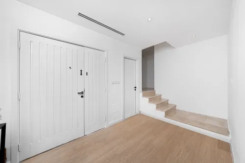 2 Bedrooms Townhouse in District 9I