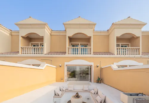 2 Bedrooms Townhouse in District 9I