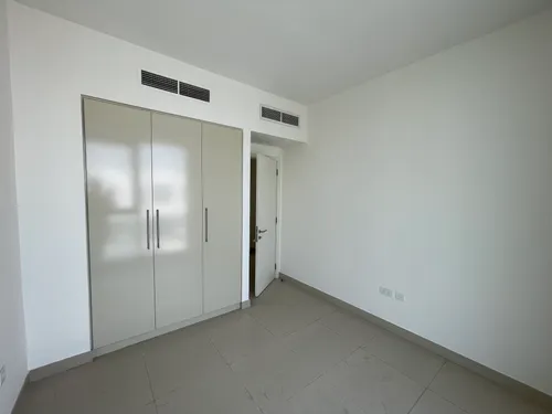 3 Bedrooms Townhouse in Maple 3