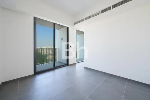 4 Bedrooms Townhouse in June