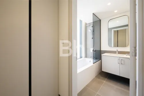 4 Bedrooms Townhouse in June