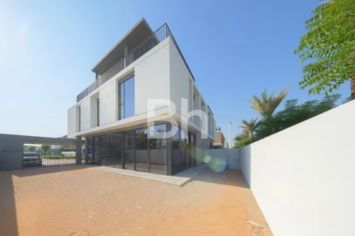 Single Row | Family Community | Modern Finish