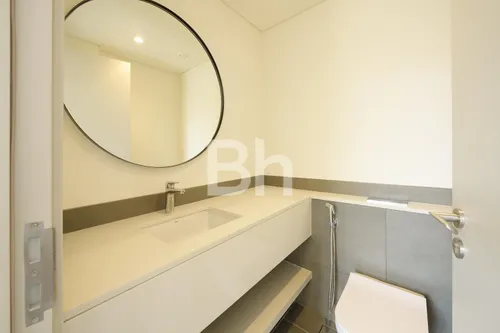 4 Bedrooms Townhouse in June