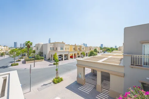 2 Bedrooms Townhouse in The Springs