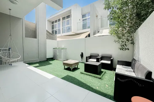 3 Bedrooms Townhouse in Albizia