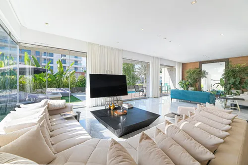 5 Bedrooms Villa in HIDD Al Saadiyat