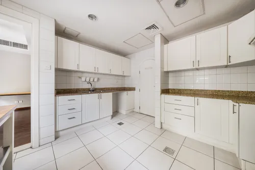 3 Bedrooms Villa in Springs 8