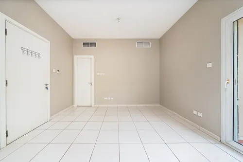 3 Bedrooms Villa in Springs 8