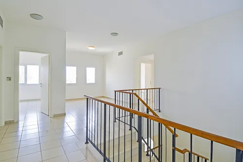 6 Bedrooms Villa in Meadows 3