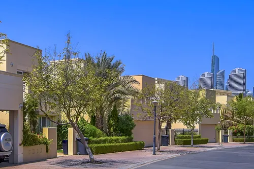 6 Bedrooms Villa in Meadows 3