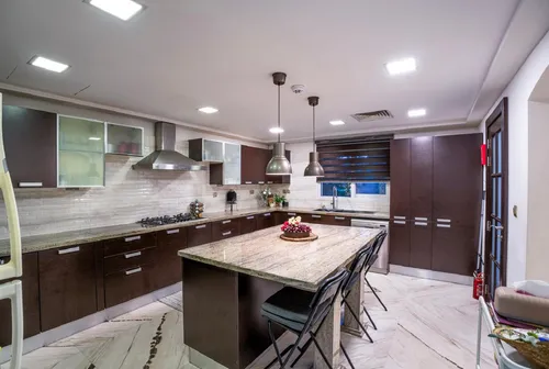 5 Bedrooms Villa in Meadows 4