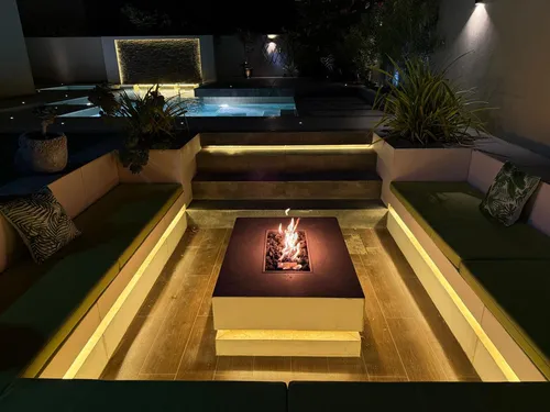 5 Bedrooms Villa in Meadows 4
