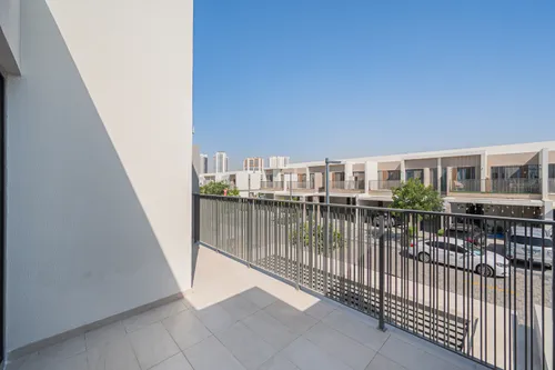 3 Bedrooms Townhouse in Elan 1