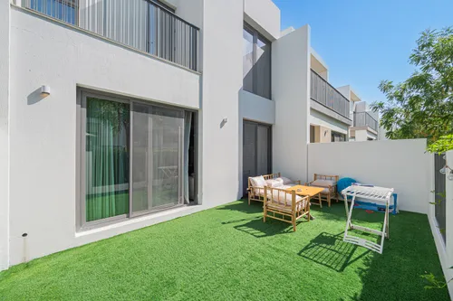 3 Bedrooms Townhouse in Elan 1