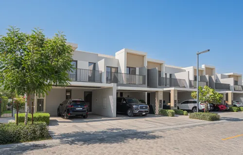 3 Bedrooms Townhouse in Elan 1