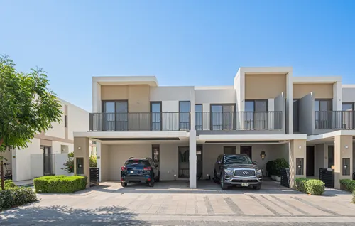 3 Bedrooms Townhouse in Elan 1