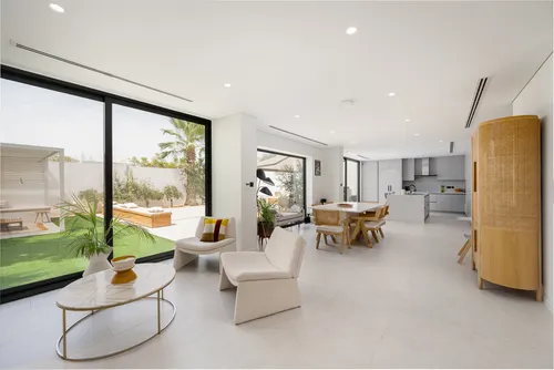 5 Bedrooms Villa in Acacia Avenues
