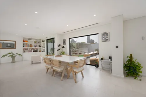 5 Bedrooms Villa in Acacia Avenues