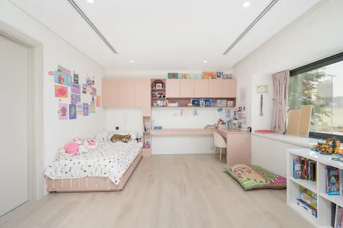 5 Bedrooms Villa in Acacia Avenues