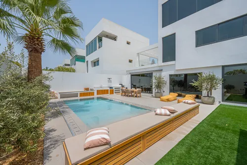 5 Bedrooms Villa in Acacia Avenues