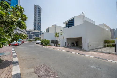 5 Bedrooms Villa in Acacia Avenues