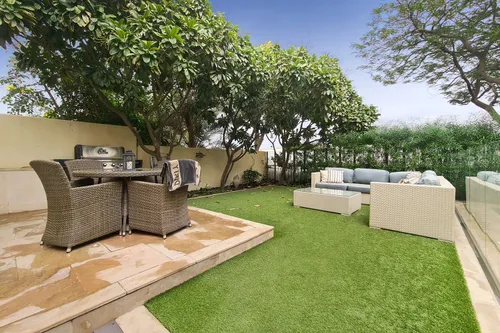 3 Bedrooms Villa in Springs 4