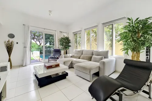 3 Bedrooms Villa in Springs 4