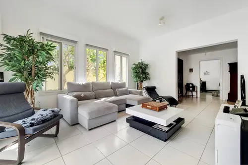 3 Bedrooms Villa in Springs 4