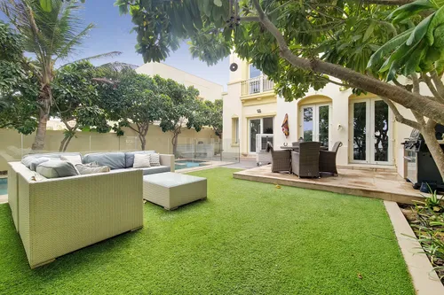 3 Bedrooms Villa in Springs 4