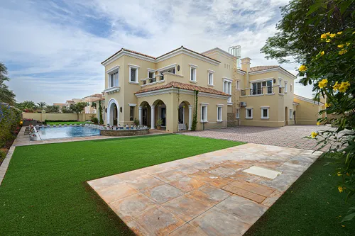 6 Bedrooms Villa in Polo Homes