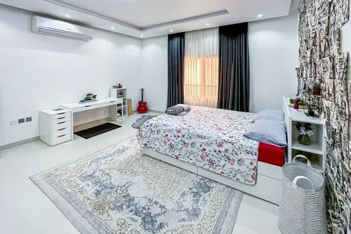 5 Bedrooms Villa in Al Mowaihat 1