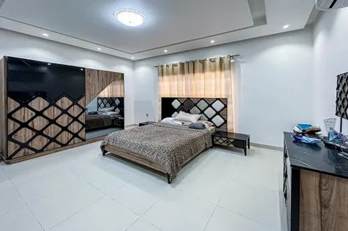 5 Bedrooms Villa in Al Mowaihat 1