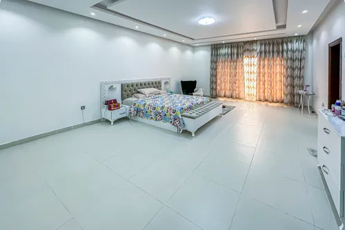 5 Bedrooms Villa in Al Mowaihat 1