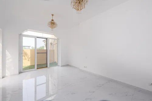 3 Bedrooms Villa in Palmera 3