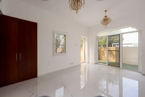 3 Bedrooms Villa in Palmera 3