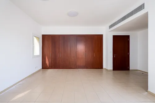 3 Bedrooms Villa in Palmera 3