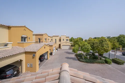 3 Bedrooms Villa in Palmera 3