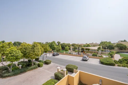3 Bedrooms Villa in Palmera 3