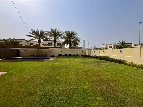 4 Bedrooms Villa in Regional
