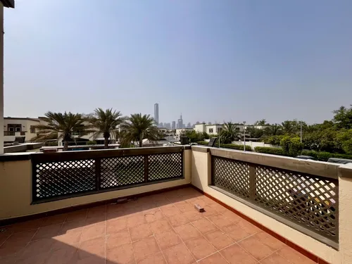 4 Bedrooms Villa in Regional