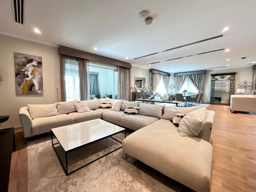 4 Bedrooms Villa in Regional