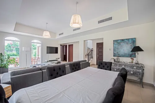 3 Bedrooms Villa in Palmera 2