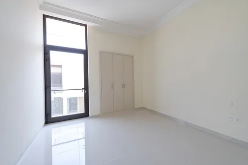 3 Bedrooms Villa in The Turf