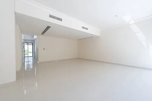 3 Bedrooms Villa in The Turf