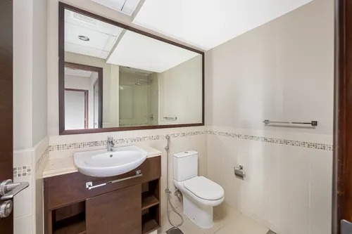 4 Bedrooms Villa in Mira 2