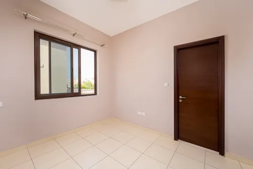 4 Bedrooms Villa in Mira 2